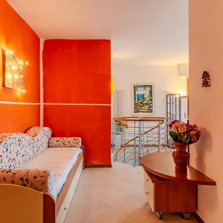 Sona's By Interhome * Castelletto Di Brenzone